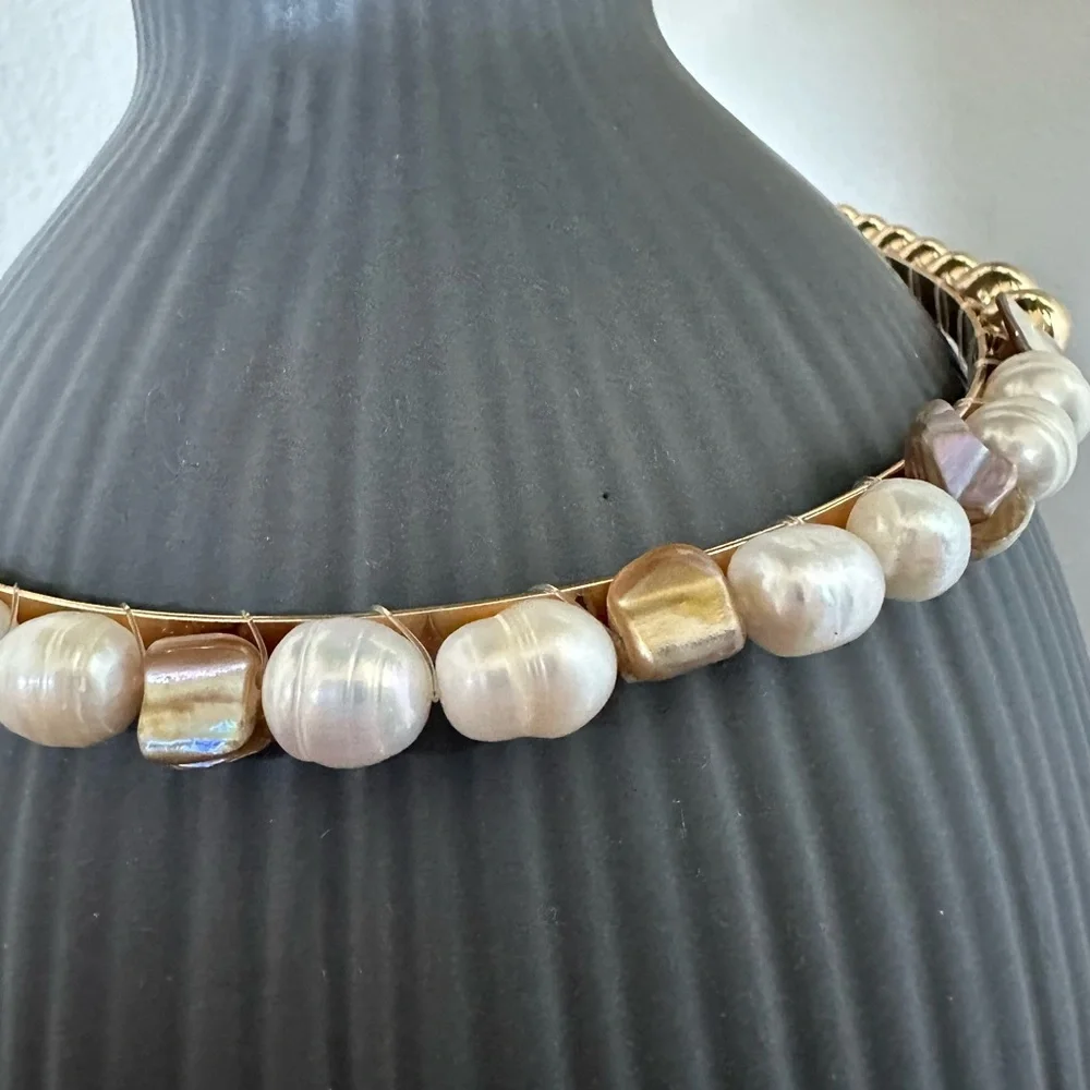 Elegance Gold Tone Headband With Imitation Pearls. - Picture 6 of 9